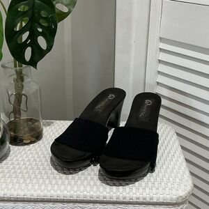 Black Women's Slide Sandals